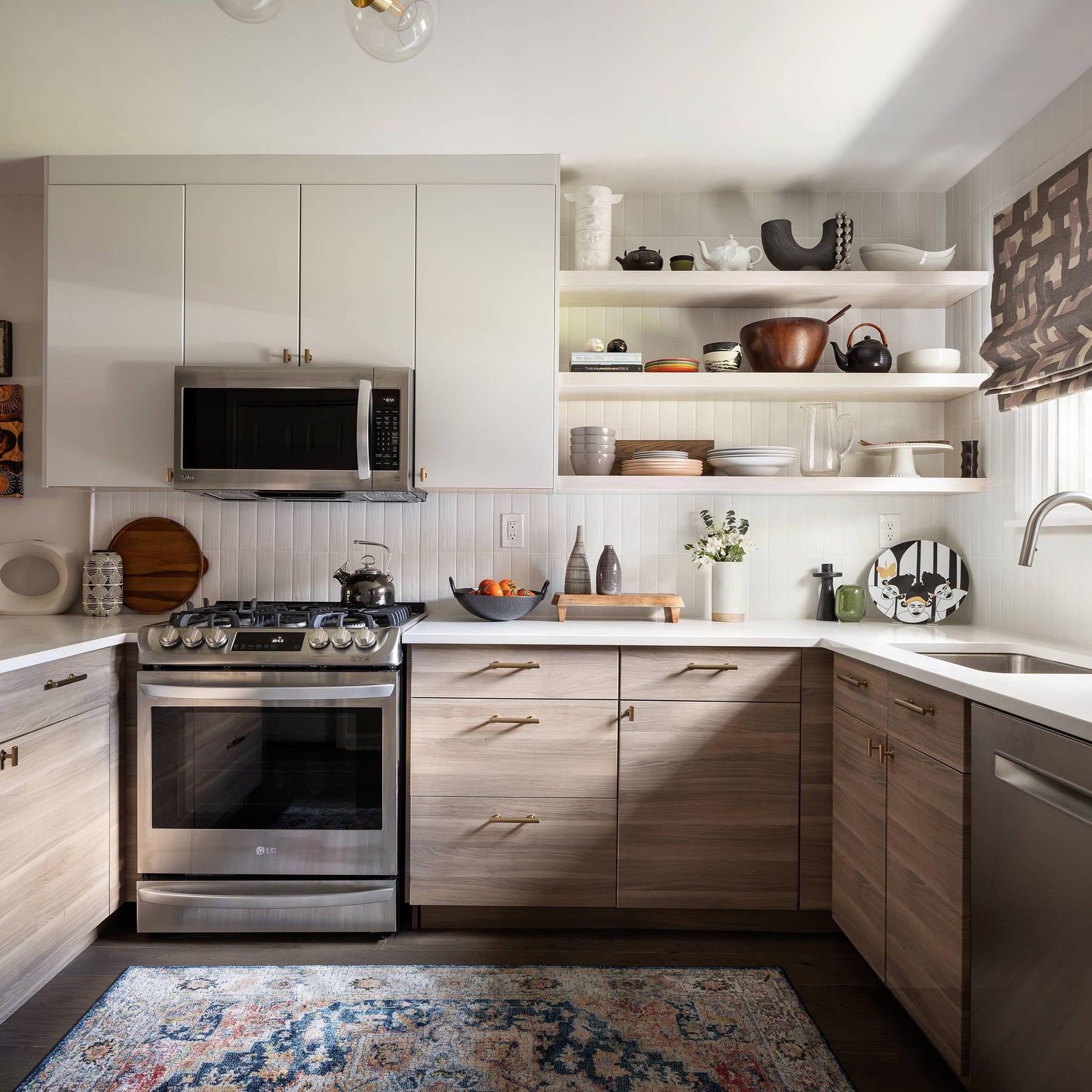 HOW TO STYLE KITCHEN SHELVES WITH BETH DIANA SMITH